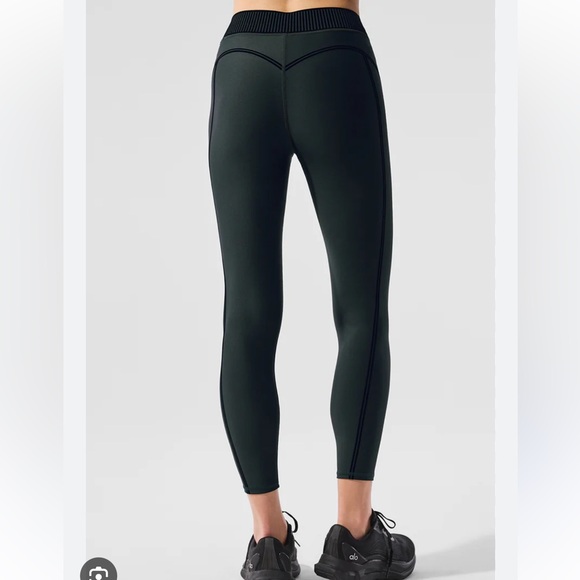 Alo Yoga Airlift High-Waist 7/8 Line Up Legging! - Picture 4 of 15
